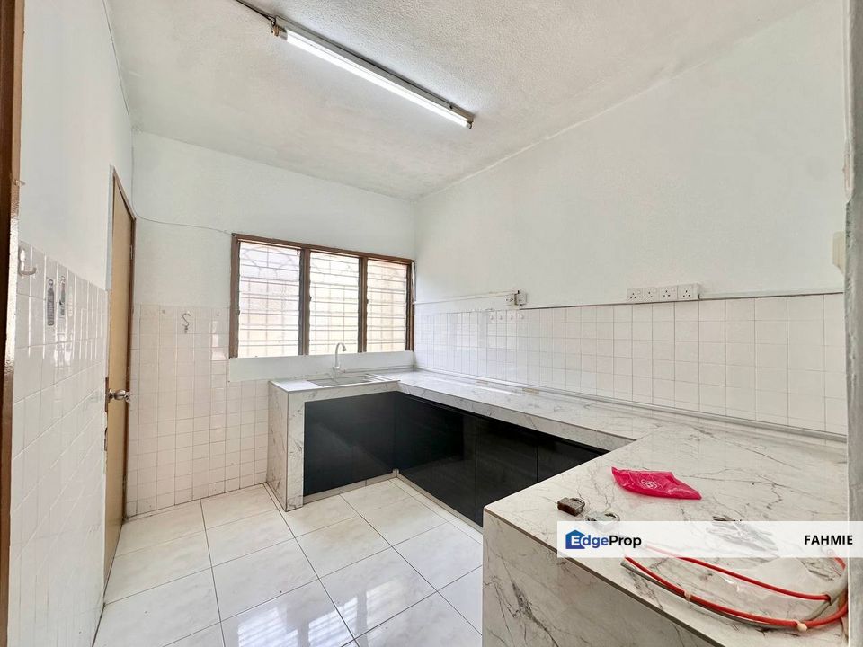 Facing playground. Non bumi lot. Pandan Perdana. Ampang. , Selangor, Pandan Perdana