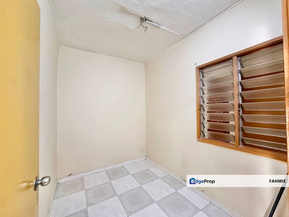 Facing playground. Non bumi lot. Pandan Perdana. Ampang. , Selangor, Pandan Perdana