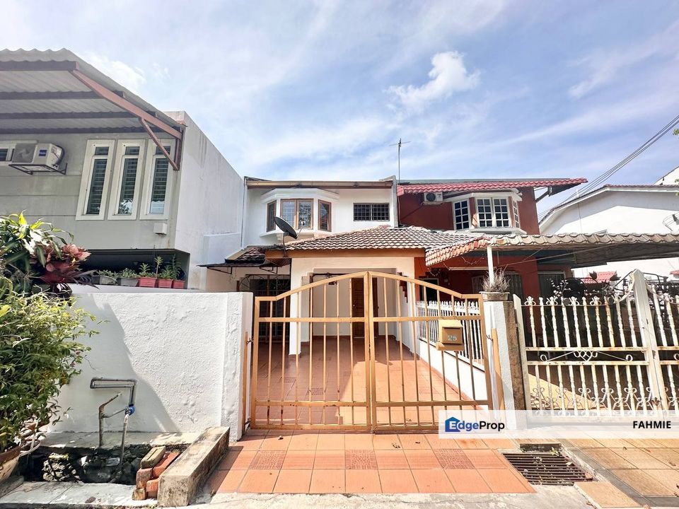 Facing playground. Non bumi lot. Pandan Perdana. Ampang. , Selangor, Pandan Perdana