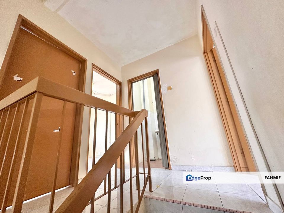 Facing playground. Non bumi lot. Pandan Perdana. Ampang. , Selangor, Pandan Perdana