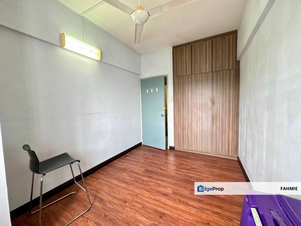 Fully renovated. Freehold. Gardenia Court. Gombak. , Selangor, Gombak
