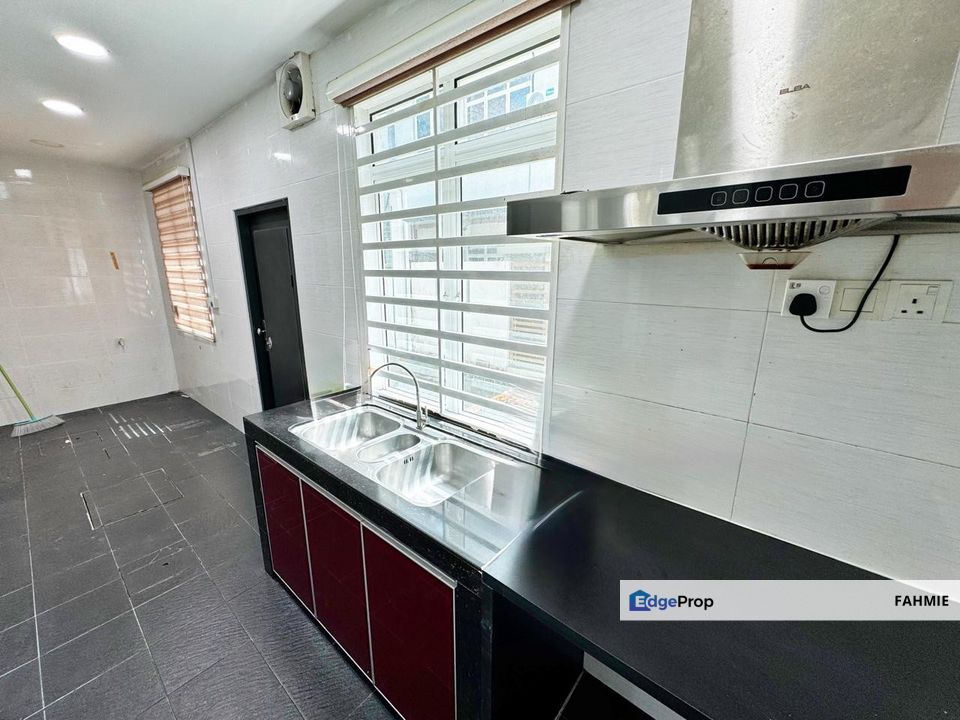 Facing playground. Fully renovated. Freehold. TTDI Grove. Kajang., Selangor, Kajang