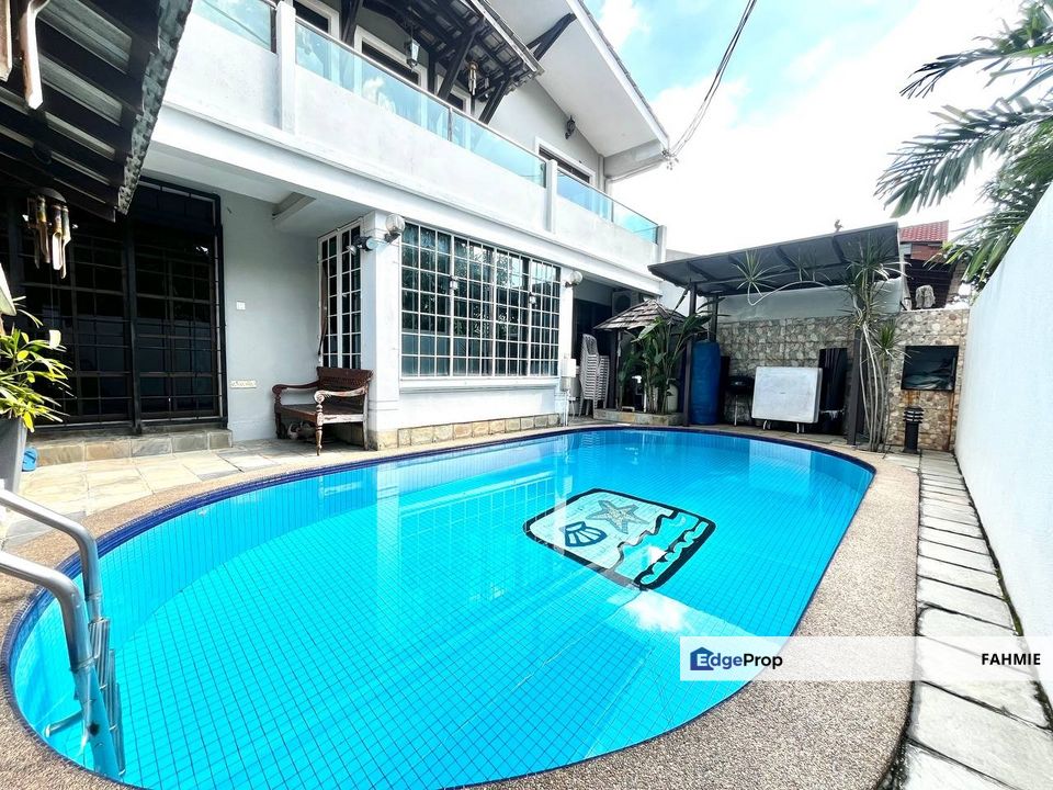 Corner lot. Fully renovated. AU 3. Keramat. , Selangor, Keramat