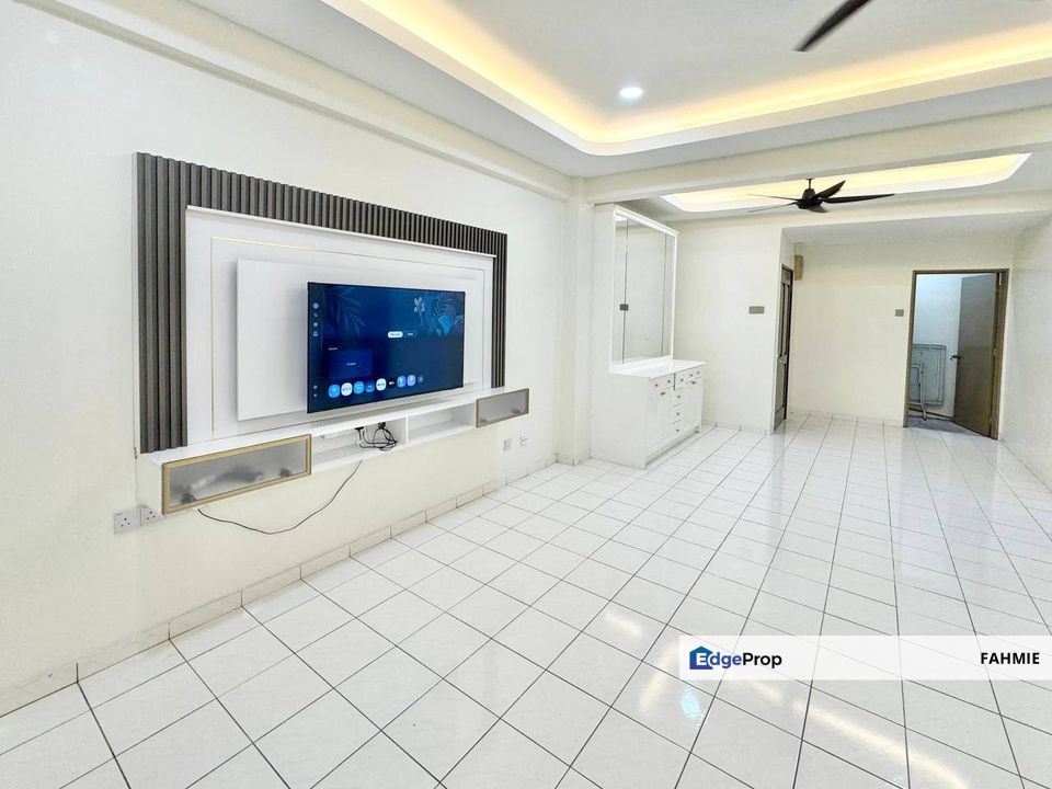 Fully renovated. Tiara Kelana Condominium. Petaling Jaya., Selangor, Petaling Jaya