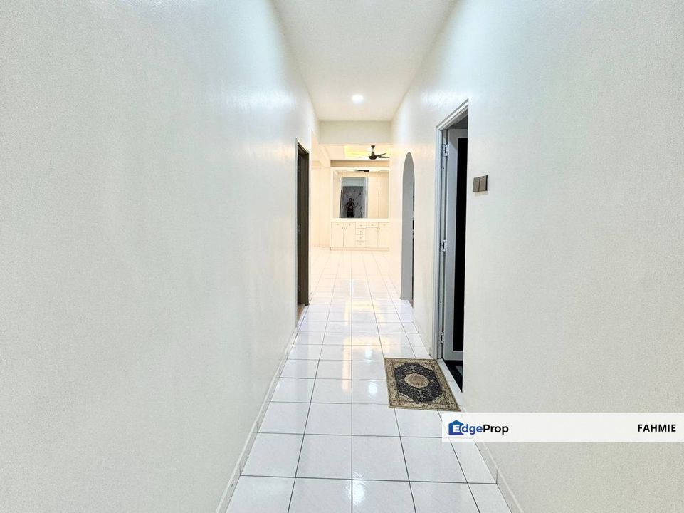 Fully renovated. Tiara Kelana Condominium. Petaling Jaya., Selangor, Petaling Jaya