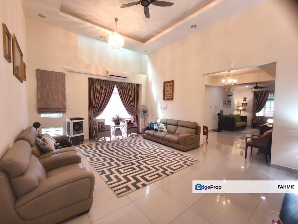 Move in condition. Freehold. Jentayu. Bandar Enstek. Nilai. , Negeri Sembilan, Seremban