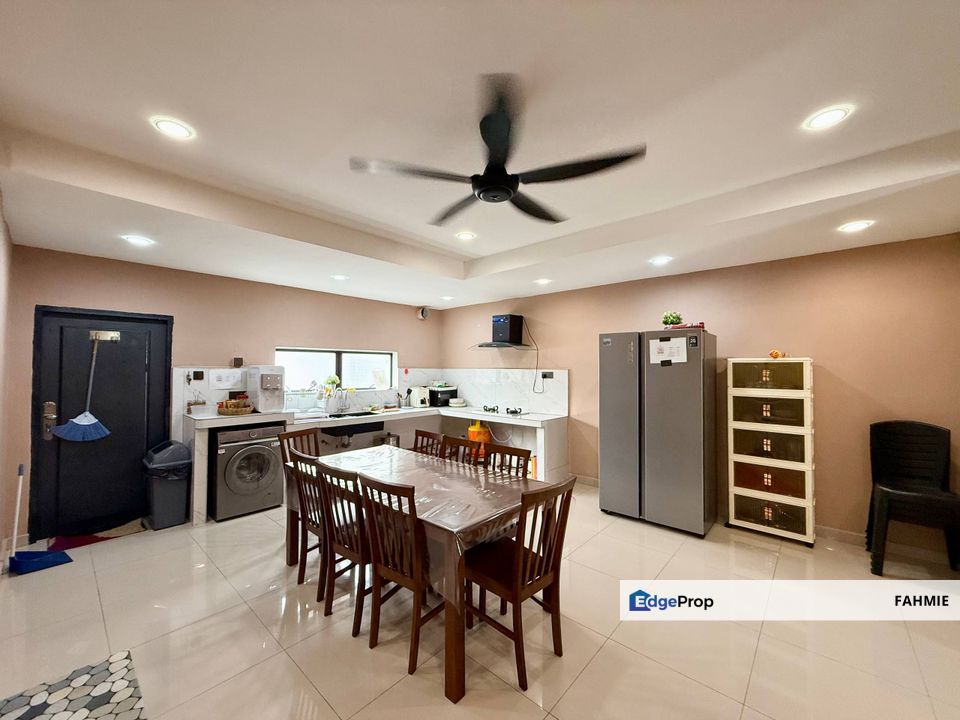 Corner lot with pool. Taman Sri Andalas. Klang. , Selangor, Klang