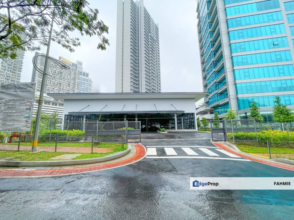 Commercial building. Ample parking space. Mutiara Damansara. , Selangor, Mutiara Damansara