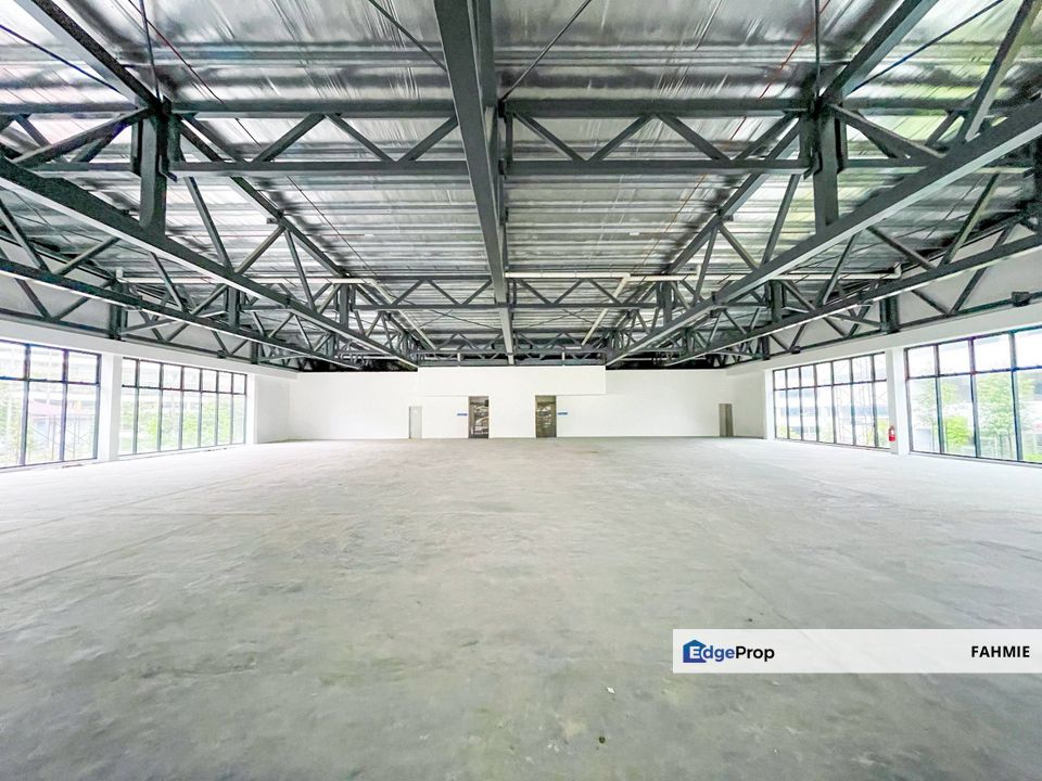 Commercial building. Ample parking space. Mutiara Damansara. , Selangor, Mutiara Damansara