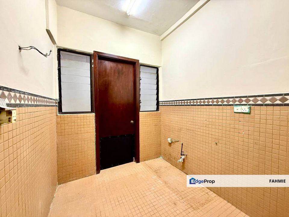 Next to Setiawangsa LRT station. Freehold. Kampung Warisan. Setiawangsa. , Selangor, Keramat