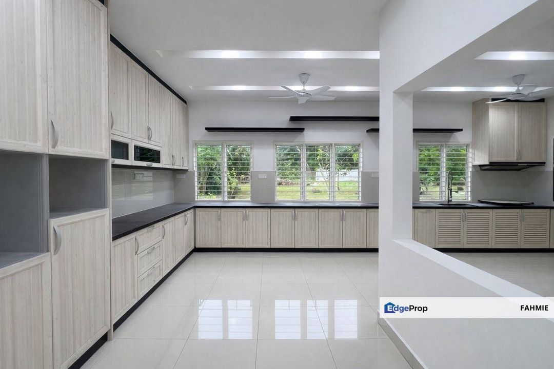 Walking distance to lake. Freehold. Perdana Lakeview East. Cyberjaya. , Selangor, Cyberjaya