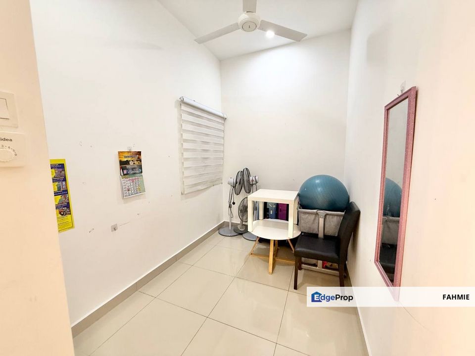 Fully renovated. Taman Desiran Bayu. Puchong. , Selangor, Puchong