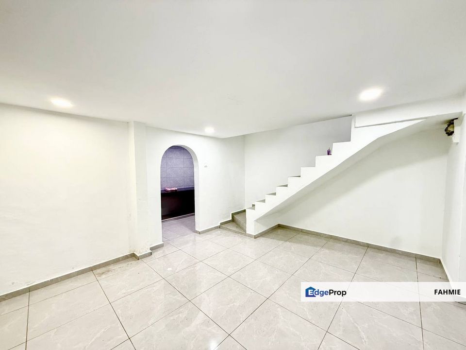 Fully renovated. Non bumi lot. PJS 6. Petaling Jaya. , Selangor, Petaling Jaya