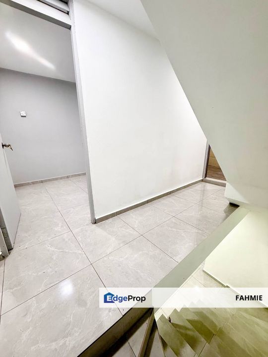 Fully renovated. Non bumi lot. PJS 6. Petaling Jaya. , Selangor, Petaling Jaya