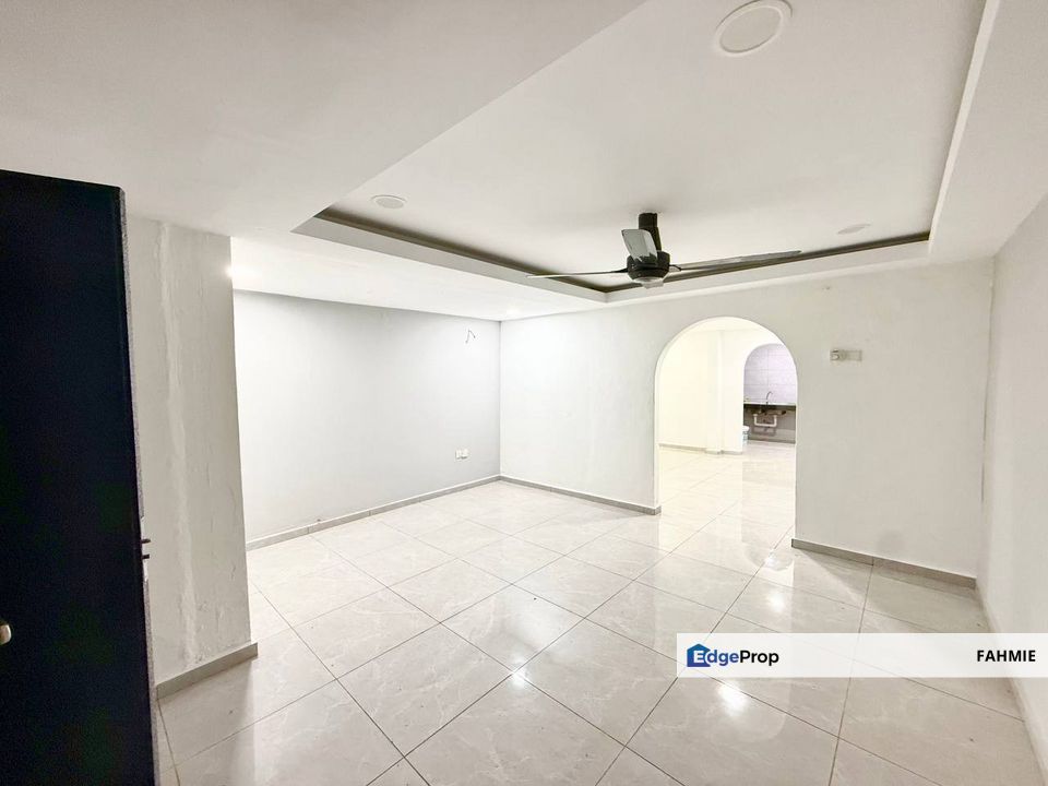 Fully renovated. Non bumi lot. PJS 6. Petaling Jaya. , Selangor, Petaling Jaya