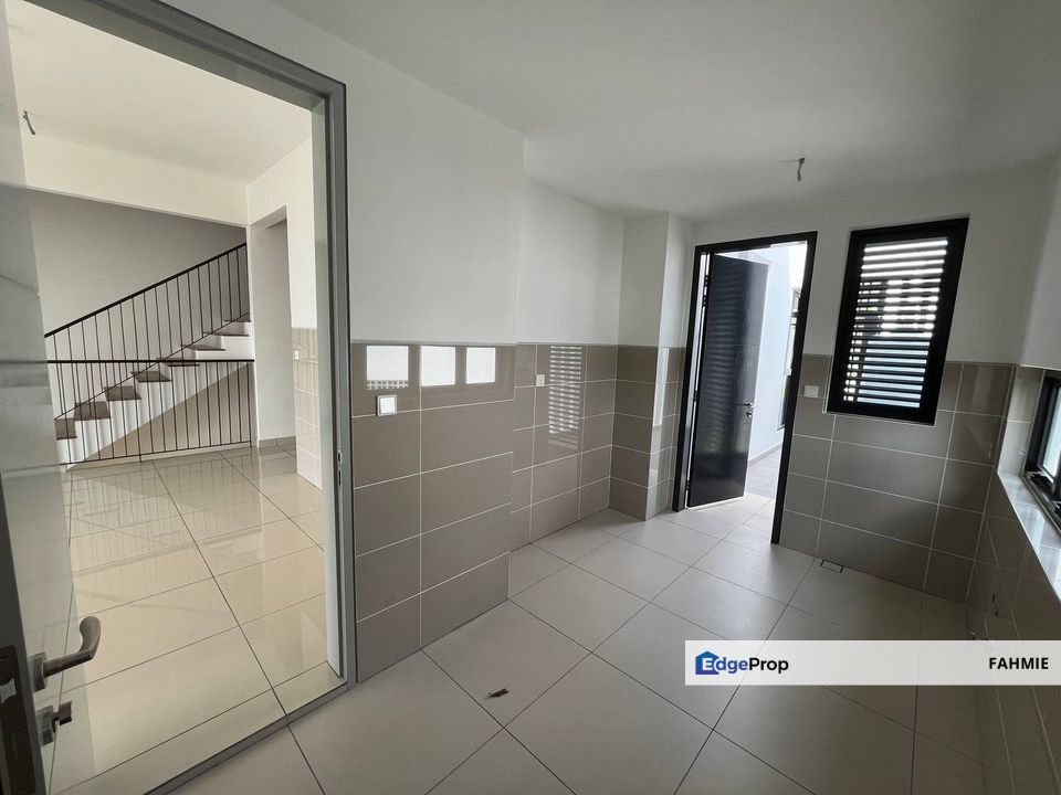 Not facing other house. End lot. Freehold. East 57. Taman Melawati. , Kuala Lumpur, Taman Melawati