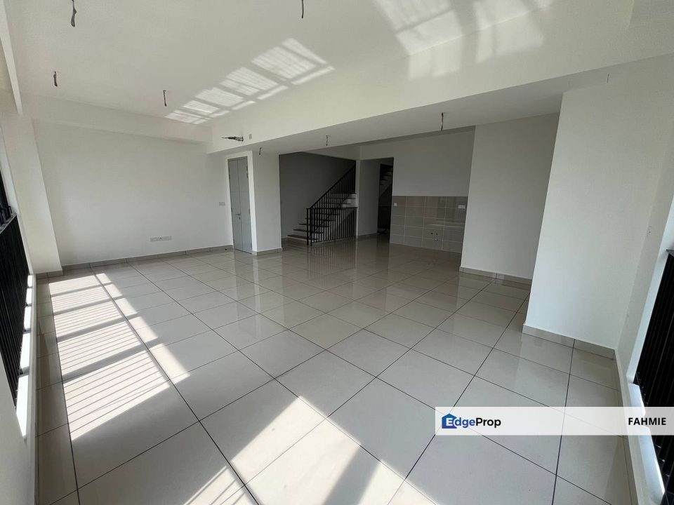 Not facing other house. End lot. Freehold. East 57. Taman Melawati. , Kuala Lumpur, Taman Melawati