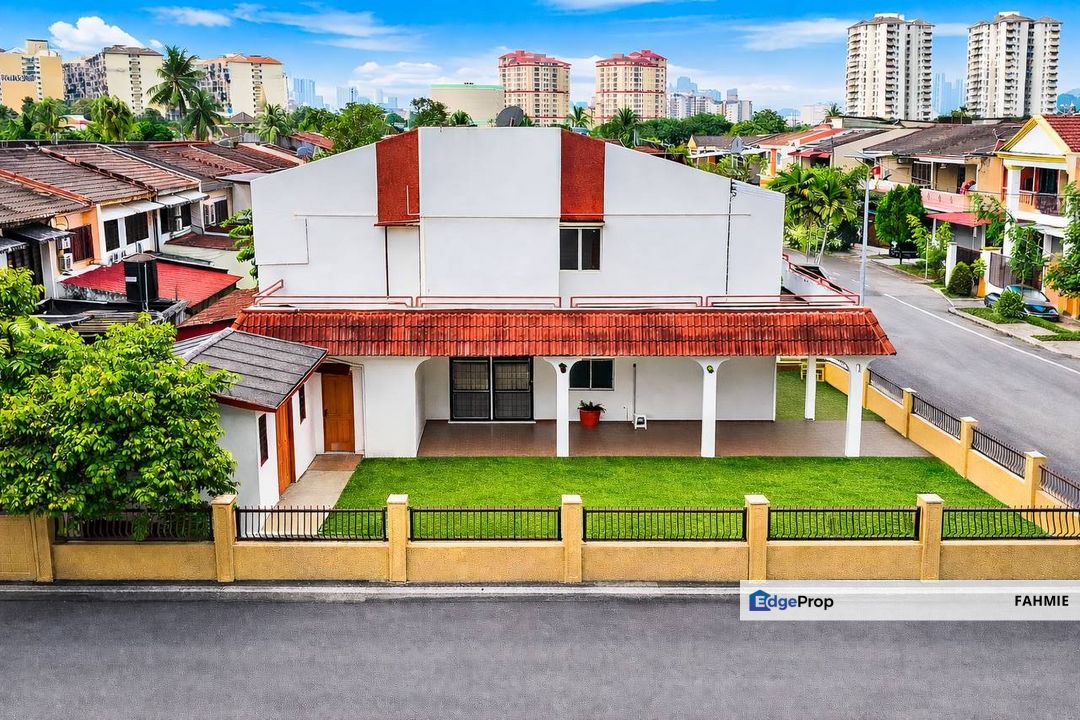 Corner lot. Non bumi lot. Taman Sri Watan. Ampang. , Selangor, Ampang