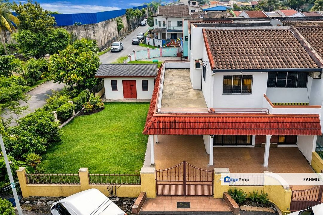 Corner lot. Non bumi lot. Taman Sri Watan. Ampang. , Selangor, Ampang