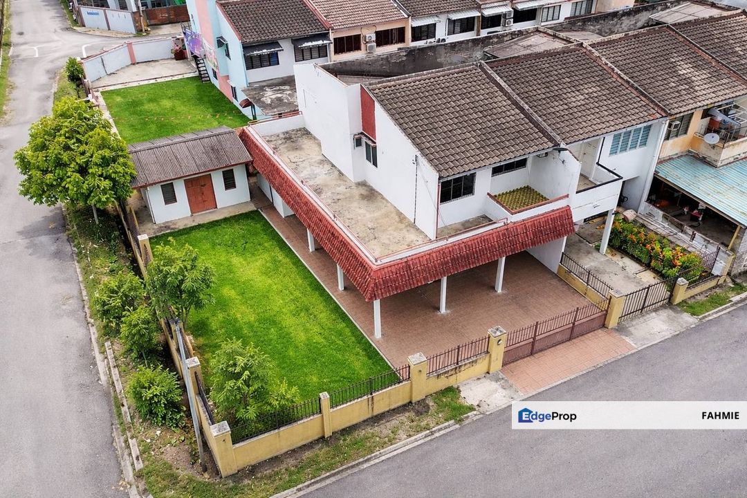 Corner lot. Non bumi lot. Taman Sri Watan. Ampang. , Selangor, Ampang