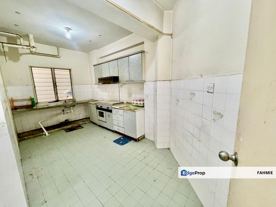 Paling murah. Non bumi lot. Block A with lift. Kyoto Garden. Bukit Antarabangsa. , Selangor, Ulu Kelang