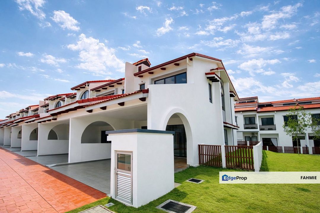 Corner lot. Not facing other house. Freehold. Setia Safiro. Cyberjaya. , Selangor, Cyberjaya