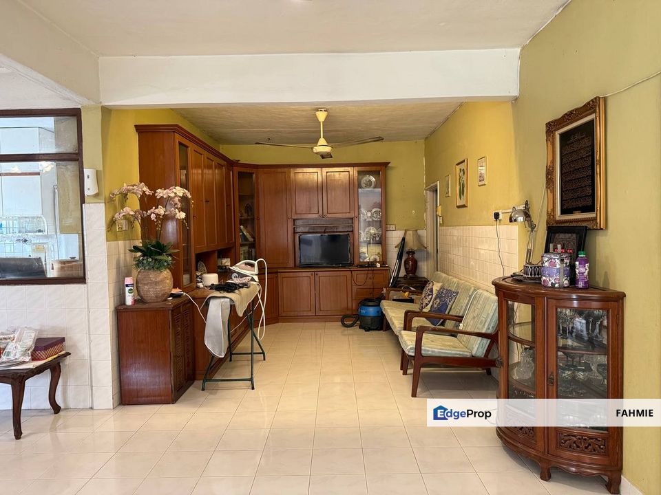 Fully renovated. Corner lot. AU 2. Keramat. , Selangor, Gombak