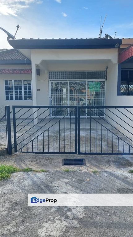 Single storey terrace in Taman Seremban Jaya newly painted and moved in condition below RM300K, Negeri Sembilan, Seremban