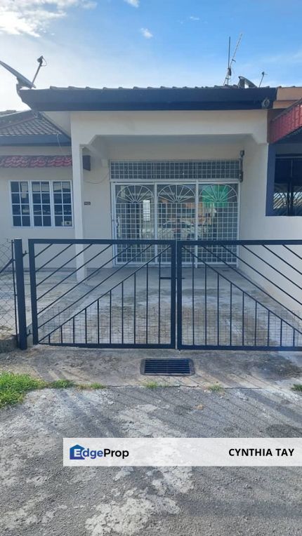 Single storey terrace in Taman Seremban Jaya newly painted and moved in condition below RM300K, Negeri Sembilan, Seremban