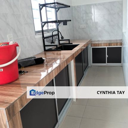 New single storey terrace with 1 aircond and 1 water heater. come with built in kitchen cabinet 5-10 minutes to seremban 2 and seremban town, Negeri Sembilan, Seremban