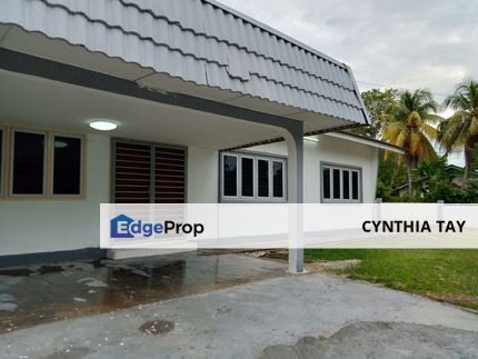 Single storey bungalow opposite Seremban centerpoint - free hold and ready to move in condition, Negeri Sembilan, Seremban