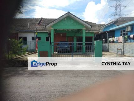 Single storey semidetached below rm400,000. required renovation and repainting. strategic location to shops and school, Negeri Sembilan, Seremban