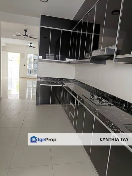 Brand new double storey terrace partially furnished with aircond, water heater and full built in kitchen cabinet in gated guarded in Nusari Bayu 2, Negeri Sembilan, Seremban