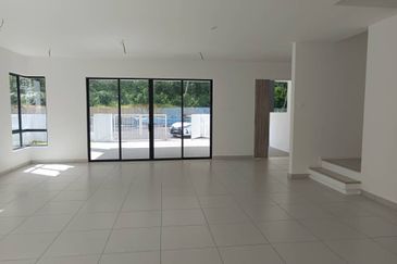 BRAND NEW DOUBLE STOREY SEMIDETACHED WITH GATED GUARDED COMMUNITY IN RASAH KEMAYAN - FACING NO HOUSE