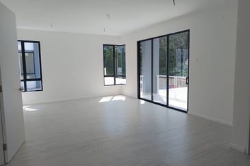 BRAND NEW DOUBLE STOREY SEMIDETACHED WITH GATED GUARDED COMMUNITY IN RASAH KEMAYAN - FACING NO HOUSE