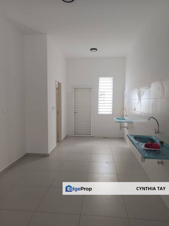 New double storey terrace in gated guarded community in Nusari Bayu at Bandar Sendayan. facing east. , Negeri Sembilan, Seremban