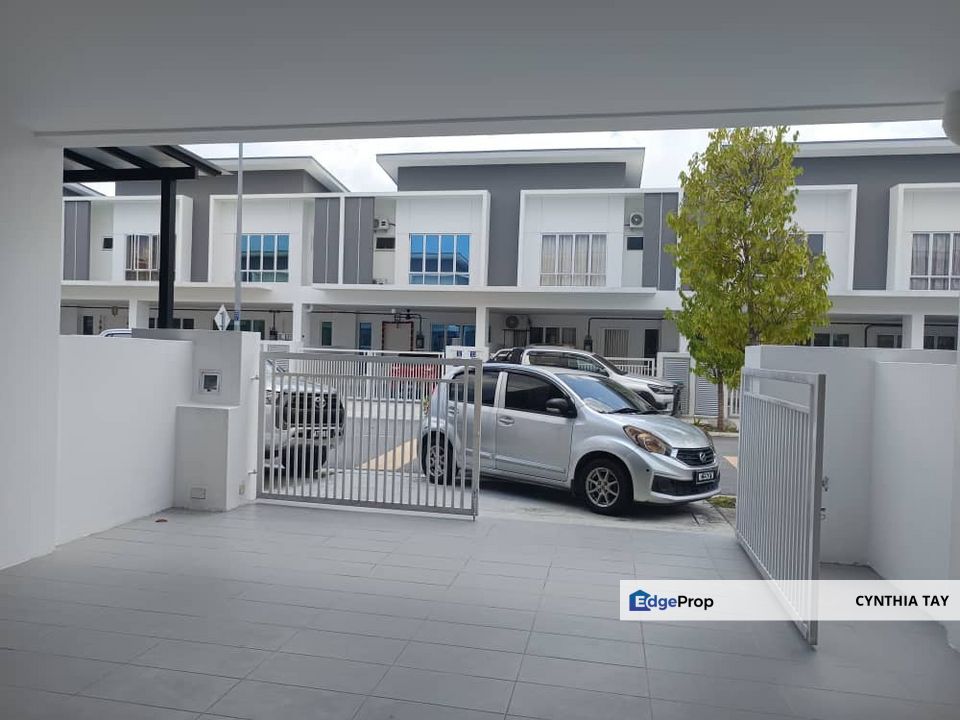 New double storey terrace in gated guarded community in Nusari Bayu at Bandar Sendayan. facing east. , Negeri Sembilan, Seremban