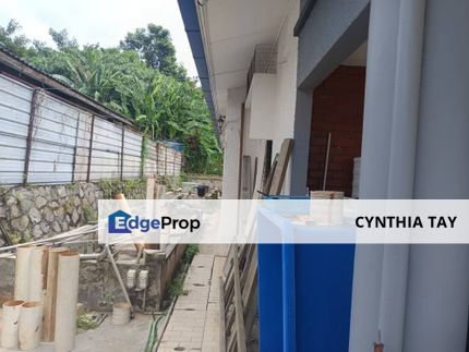 Single storey semidetached fully renovated and painted walking to school  with 4 rooms and 2 bathrooms, Negeri Sembilan, Seremban