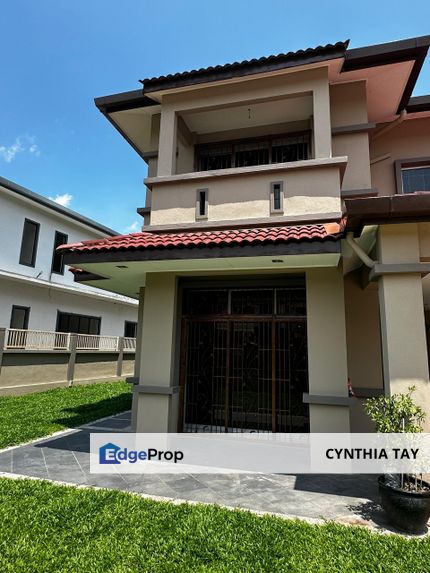Double Storey semidetached in Acacia - nonbumi - newly painted and ready to move in. Seremban 2, Negeri Sembilan, Seremban
