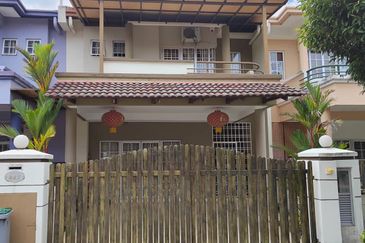 EMERALD PARK (SEREMBAN 2)