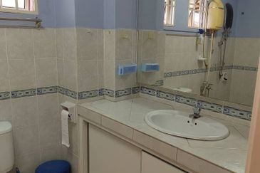 EMERALD PARK (SEREMBAN 2)