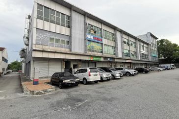 B3 SHOP LOT, SEKSYEN 26, SHAH ALAM