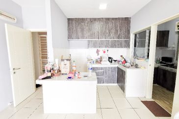 PLATINUM LAKE PV12, DANAU KOTA, SETAPAK