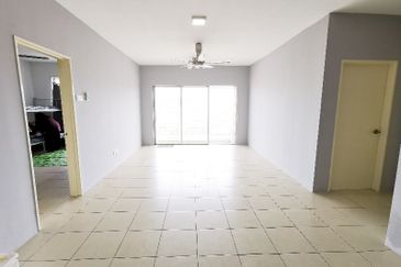 PLATINUM LAKE PV12, DANAU KOTA, SETAPAK