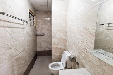 PLATINUM LAKE PV12, DANAU KOTA, SETAPAK