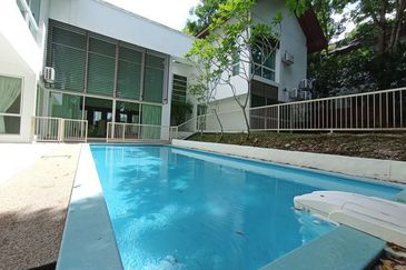 Exclusive Bungalow- Beverly Row, IOI Resort City, Putrajaya.