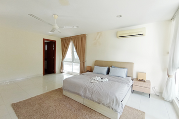 Exclusive Bungalow- Beverly Row, IOI Resort City, Putrajaya.