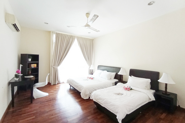 Exclusive Bungalow- Beverly Row, IOI Resort City, Putrajaya.