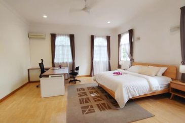 Exclusive Bungalow- Beverly Row, IOI Resort City, Putrajaya.