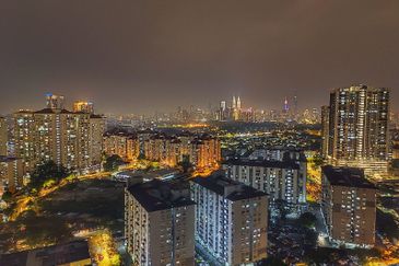 RESIDENSI PLATINUM TERATAI, SETAPAK